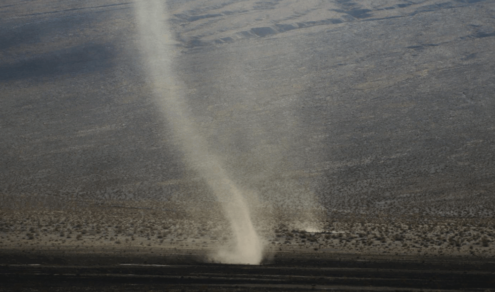 Chile se recupera tras potente tornado que causó estragos en viviendas y dejó varios lesionados